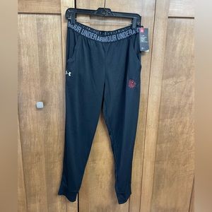 Under Armour Heat Gear Joggers NWT U of M Duluth Bulldog logo